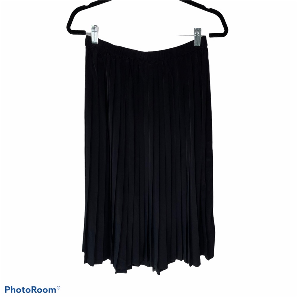 Banana Republic Long (Midi) Black Pleated Skirt
